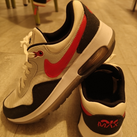 Nike MOTIFF Air Max Size 7M - Picture 2 of 6